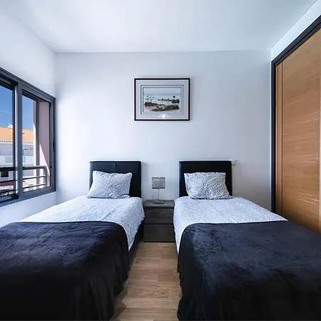 Modern & Central, Gated With Pool * Albufeira