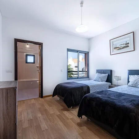 Modern & Central, Gated With Pool Apartment Albufeira