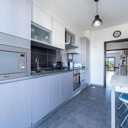 Apartment Modern & Central, Gated With Pool *