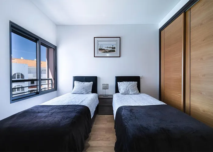 Modern & Central, Gated With Pool * Albufeira