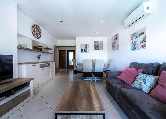 Modern & Central, Gated With Pool * Albufeira