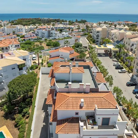 Daire Modern & Central, Gated With Pool *