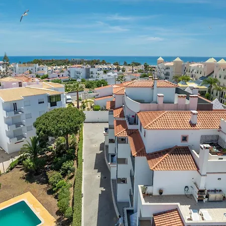 Modern & Central, Gated With Pool Daire *